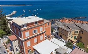 Excelsior Mare Suite